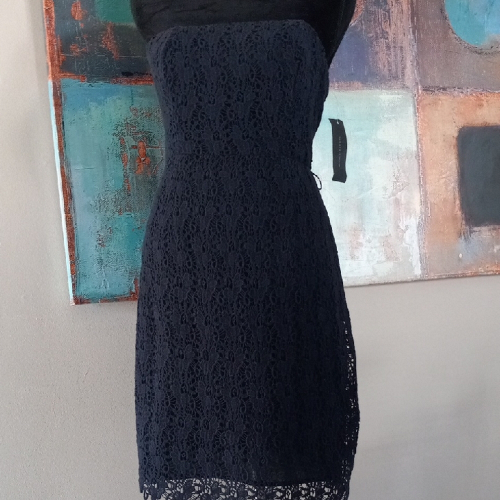 Elegant Navy Blue Lace Strapless Dress By Tommy Hilfigure Size 4 NWT - Picture 3 of 10